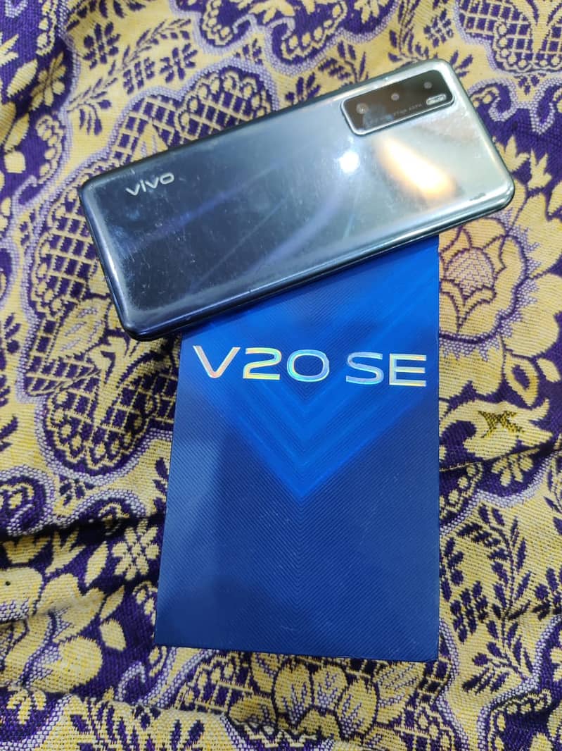 Vivo v20se 8/128 with box official pta approved 10