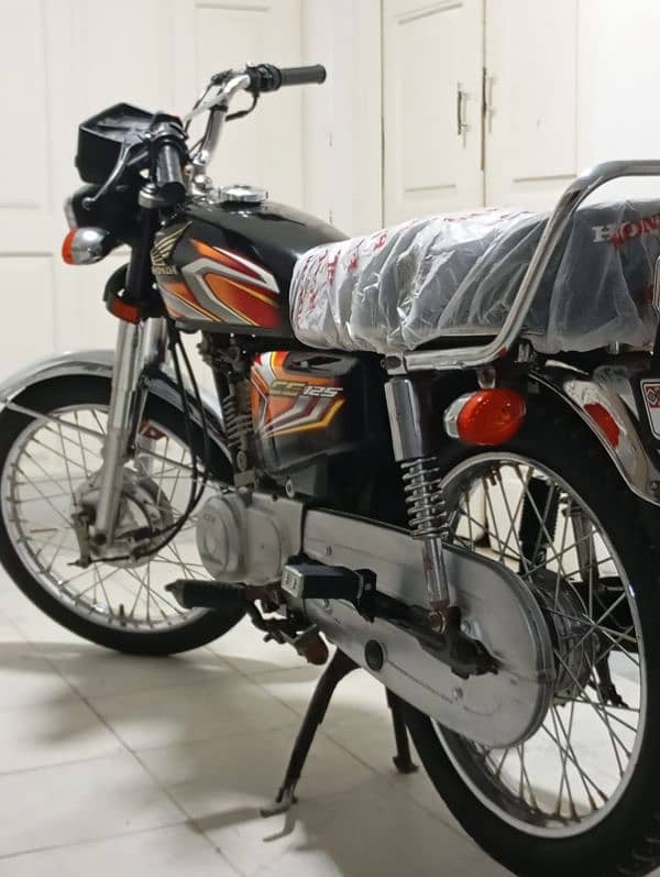 2022 Honda 125 karachi registered 3