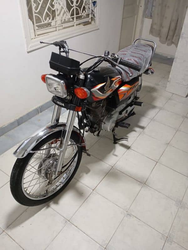 2022 Honda 125 karachi registered 8