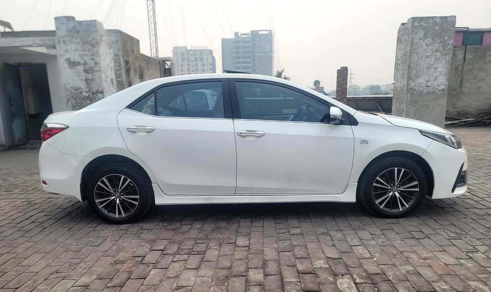 Toyota Corolla 1.8 Altis Grande Toyota Certified vehicle 7