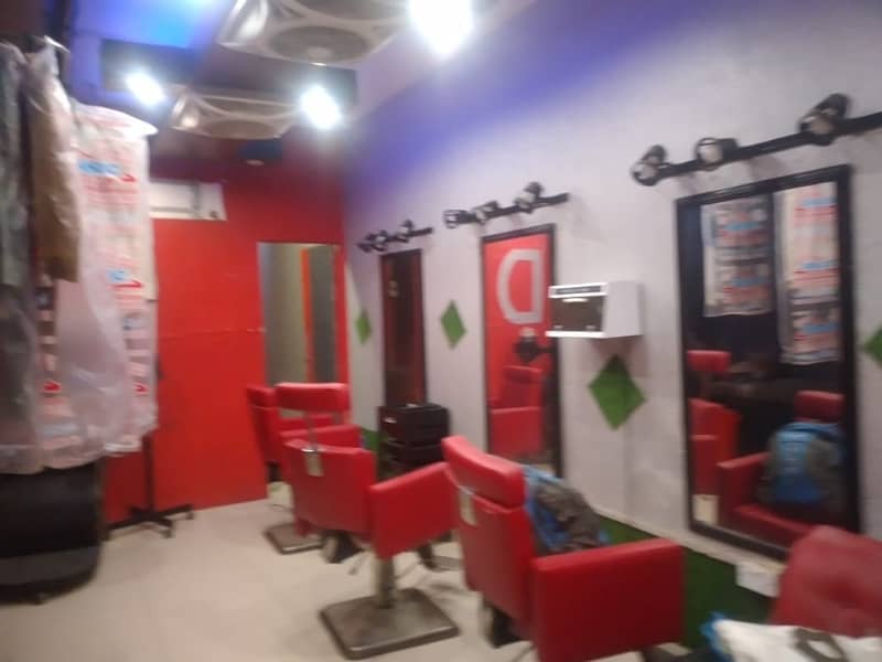 Furnished Shop Available For Rent In Muslim Commercial For Salon/Barber Shop/SPA 4