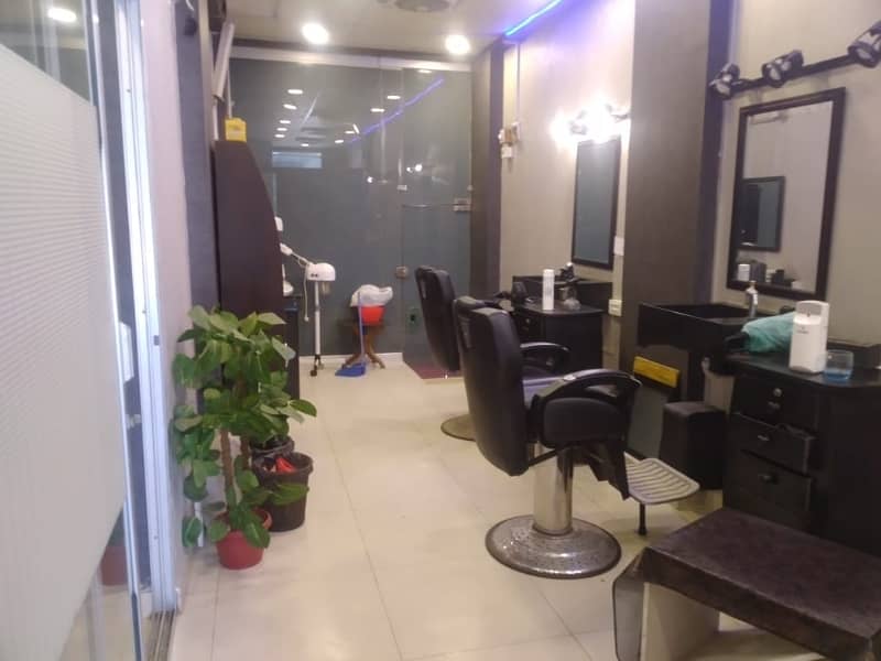 Furnished Shop Available For Rent In Muslim Commercial For Salon/Barber Shop/SPA 5