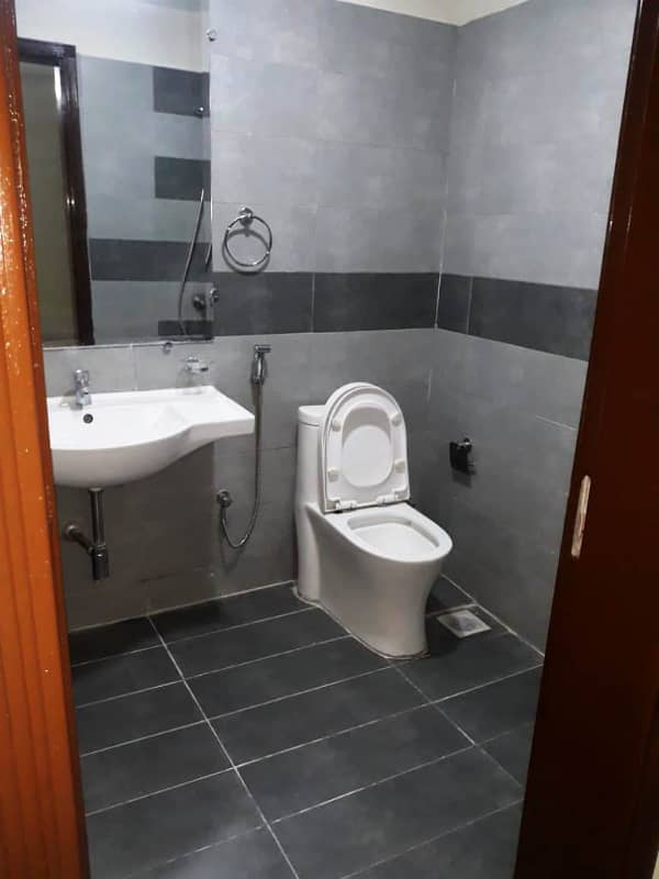 Neat and Clean 12 Marla 4 Bedrooms 2nd Floor Apartment For Sale In Sector B Askari 11 Lahore 9