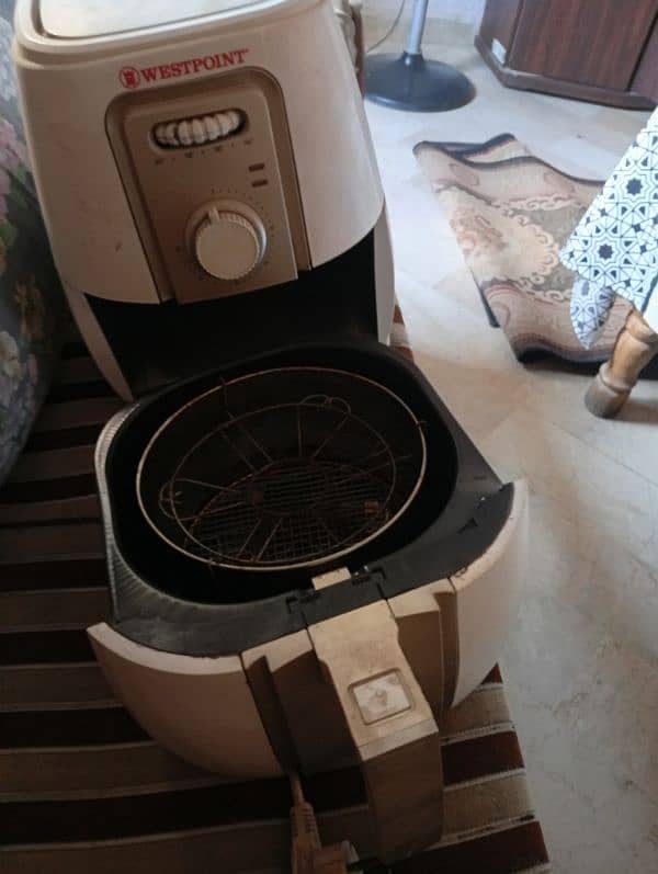 second hand air fryer in well conditioned 0