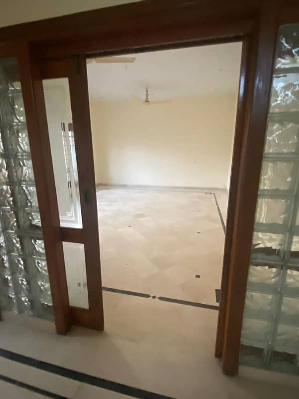 Well maintained upper portion 4 bed dd available for rent in DHA phase 7 7