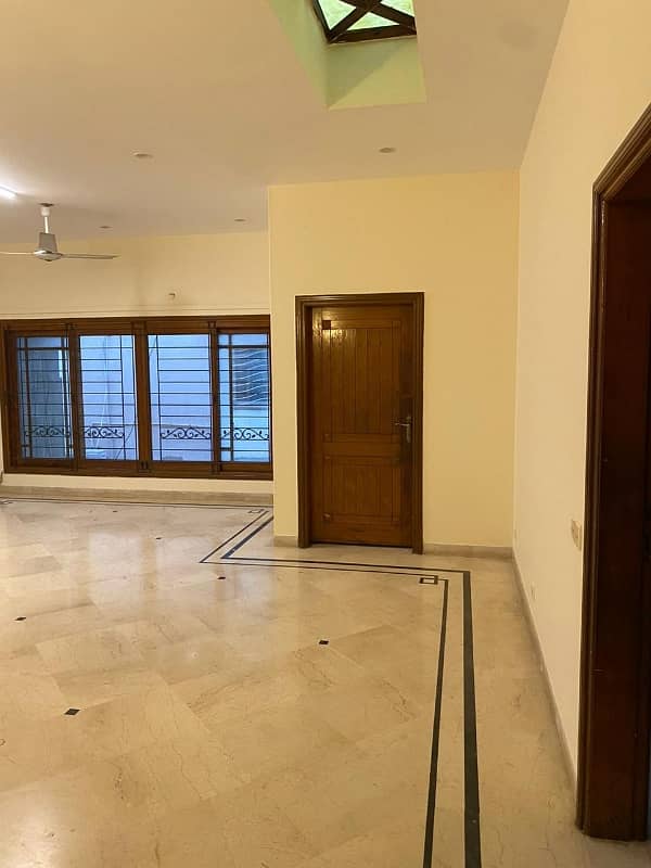 Well maintained upper portion 4 bed dd available for rent in DHA phase 7 17