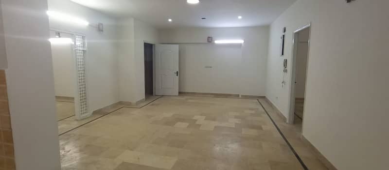 2200 sqft flat for rent phase 4 3