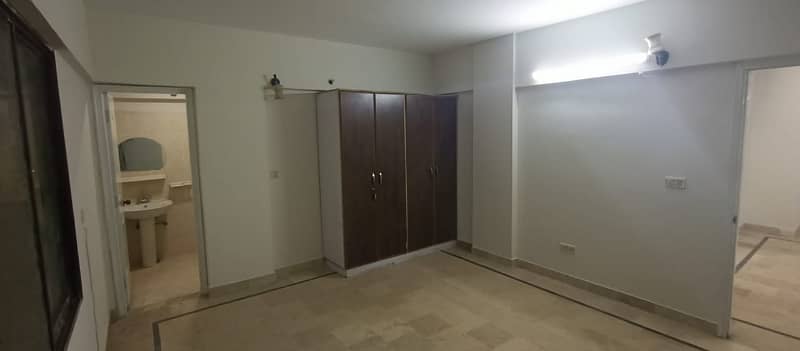 2200 sqft flat for rent phase 4 12