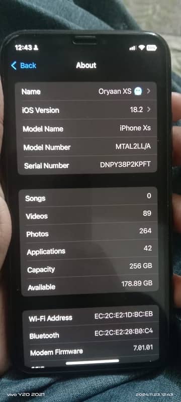 Iphone XS factory unlock 4