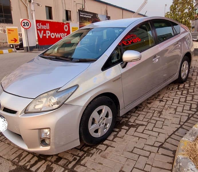 Toyota Prius 2011 3