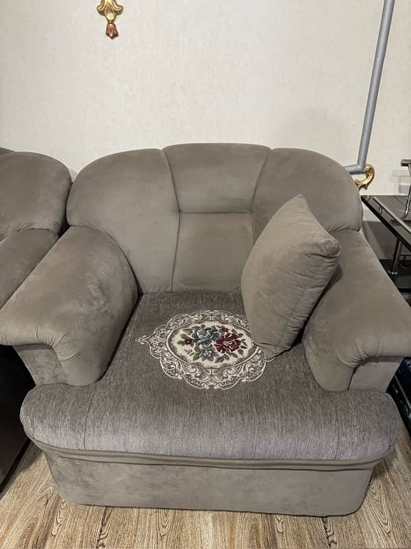 5 seater feesh sofa set BRAND NEW 3