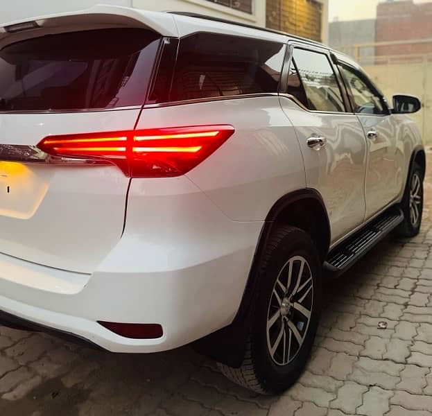 Toyota Fortuner V 2018 Bumper to Bumper geniune 6