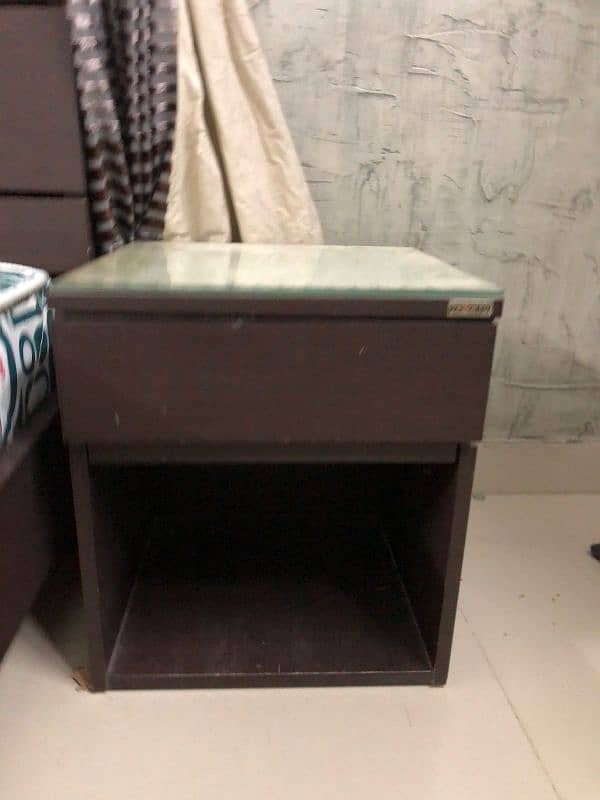 Zubaida concept bed for sale with 2 side table 8