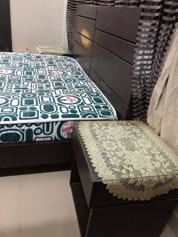 Zubaida concept bed for sale with 2 side table 11