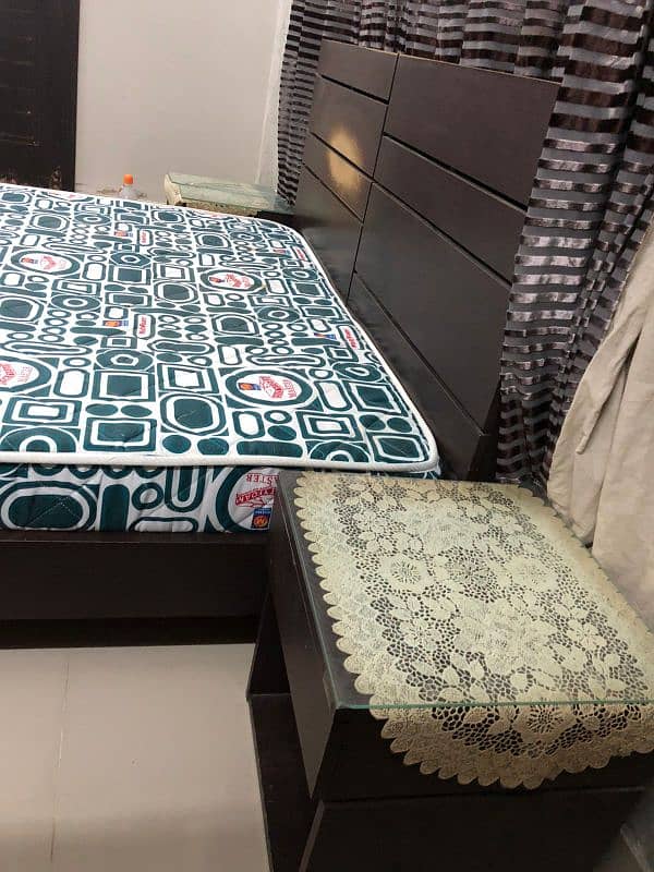 Zubaida concept bed for sale with 2 side table 12