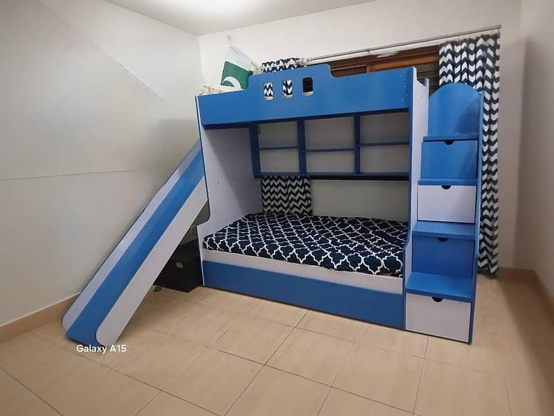 BUNKER BED WITH SLIDE 0