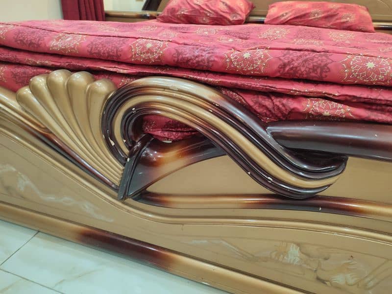 Golden Deco paint King size complete bed set with dressing table 6