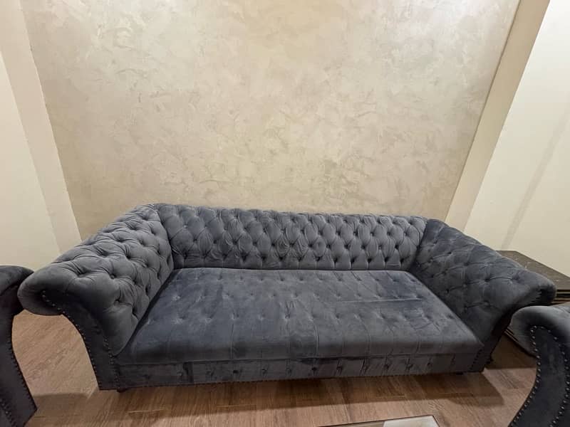 Elegant Chesterfield Sofa Set for Sale 3