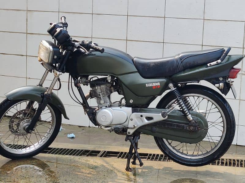 Honda CG125 Deluxe (Modified) 2