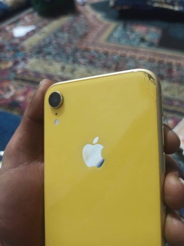 iphone xr non pta 64 gb minor back crack picture mn nzr ajay gii. . 8