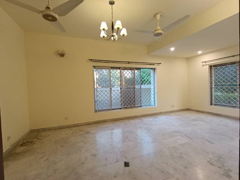 SINGLE STOREY HOUSE IS AVAILABLE FOR RENT IN I-8 ISLAMABAD 1