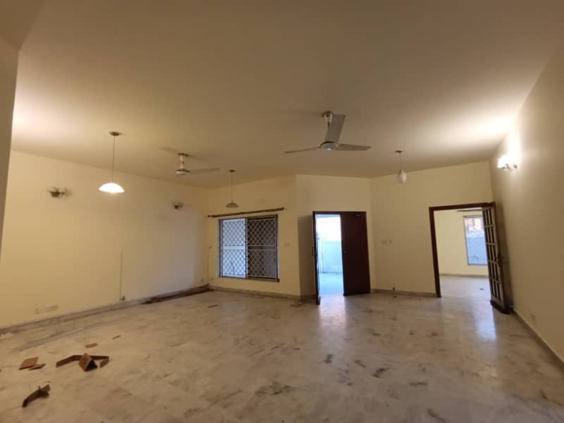 SINGLE STOREY HOUSE IS AVAILABLE FOR RENT IN I-8 ISLAMABAD 8