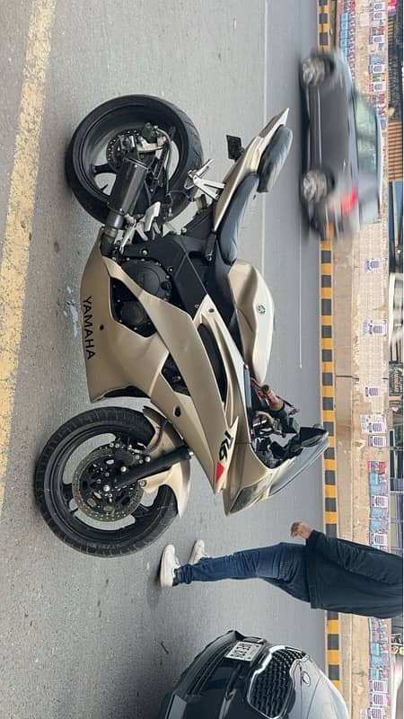 yamaha fzr 400cc converted to yamaha R6 0