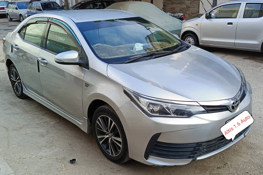 Toyota Corolla Altis 2018 3