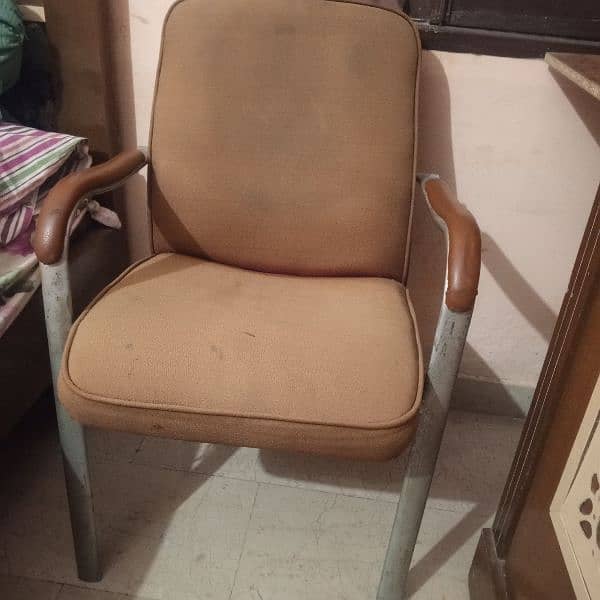 Chair available ok piece 0