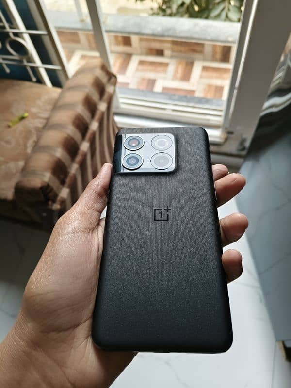 OnePlus 10t 1