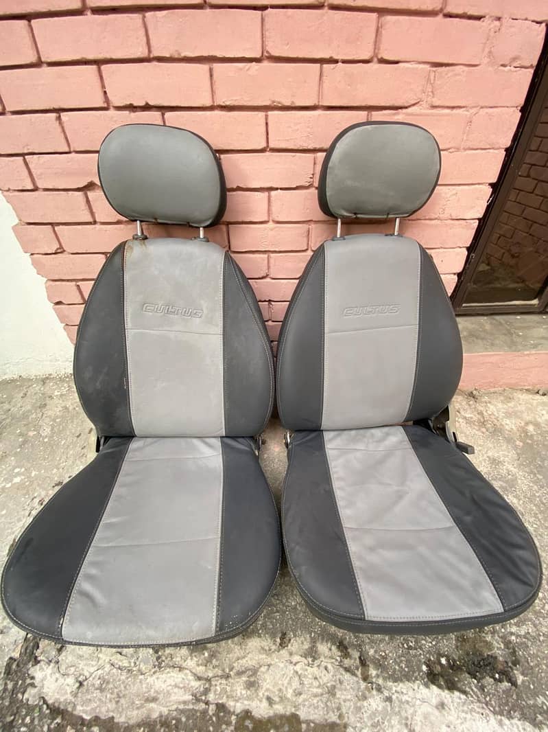 Genuine front two seats for cultus (2011 model) 1