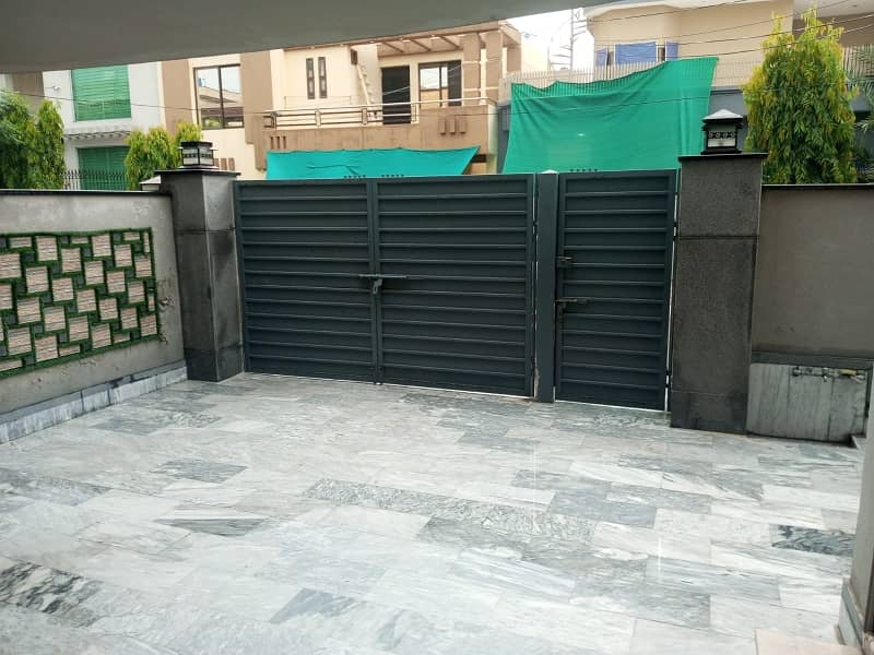 10 MARLA DOUBLE UNIT HOUSE IS AVAILABLE FOR RENT IN WAPDA TOWN 7