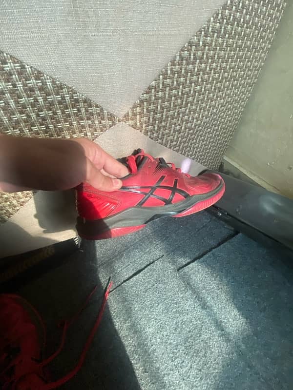 Sports Shoes Red Color 4