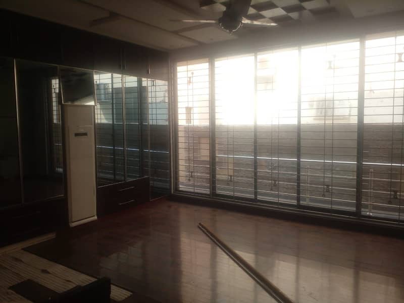 1 Kanal Full House For Rent In DHA 4