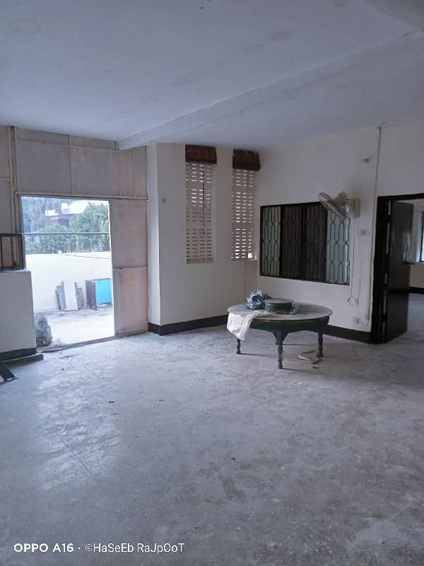 1 Kanal Upper portion available for rent in main cantt. 6