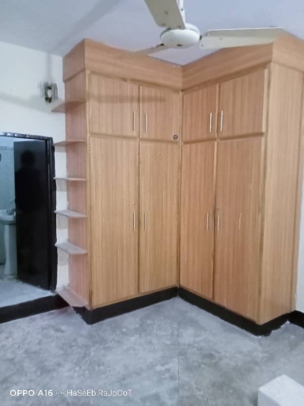 1 Kanal Upper portion available for rent in main cantt. 13