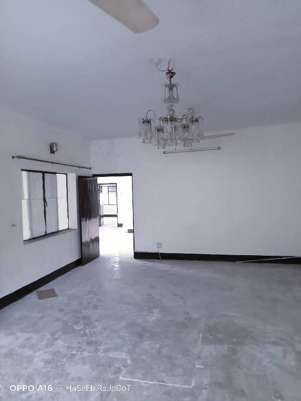 1 Kanal Upper portion available for rent in main cantt. 15