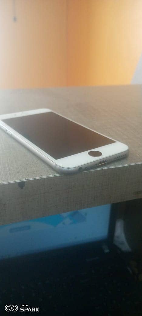 i m selling iphone 6 good condition 16gb non pta  exchange possible 1