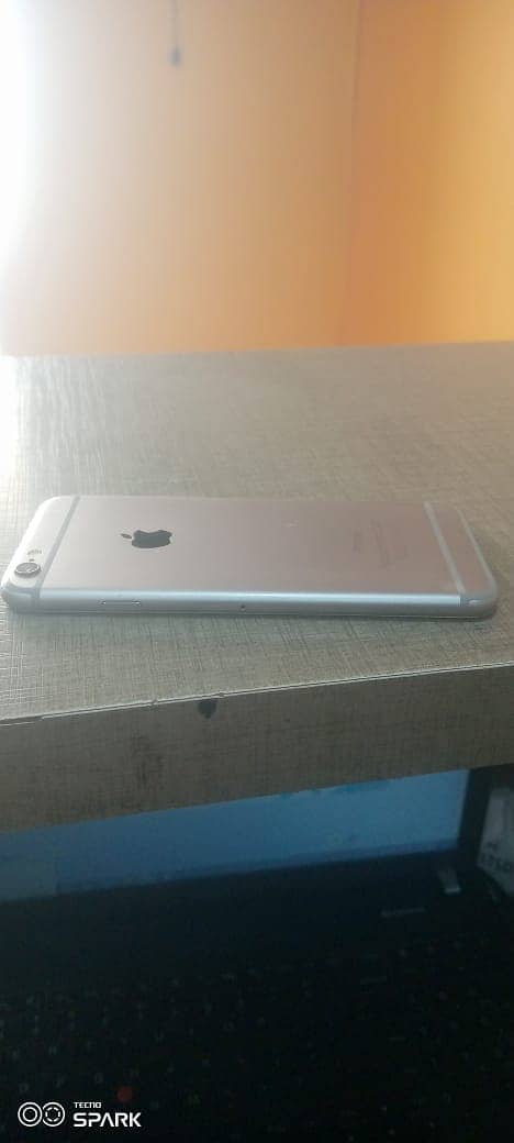 i m selling iphone 6 good condition 16gb non pta  exchange possible 4