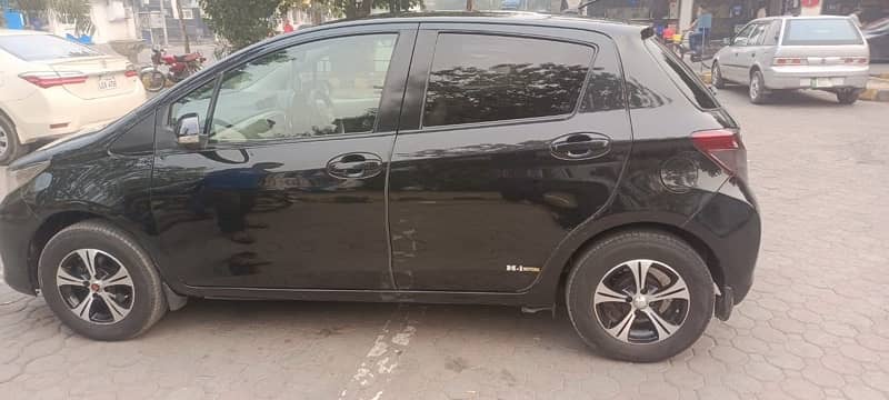 Toyota Vitz 2012 3