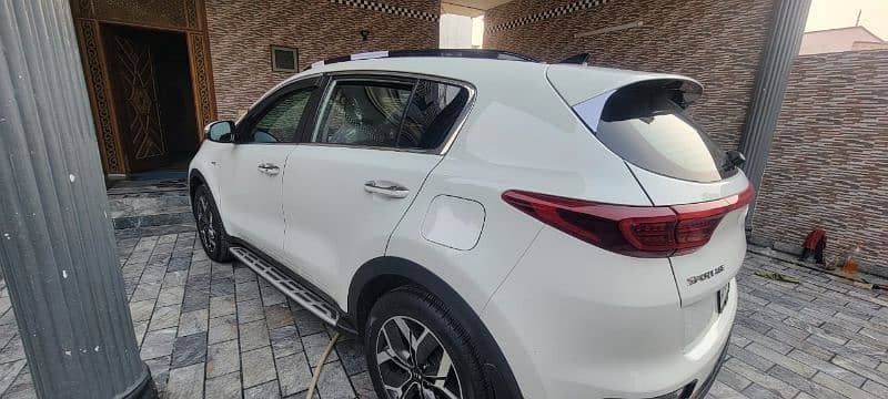 KIA Sportage 2020 AWD Total original Brand new condition 5