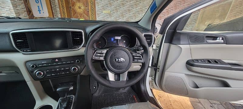 KIA Sportage 2020 AWD Total original Brand new condition 11