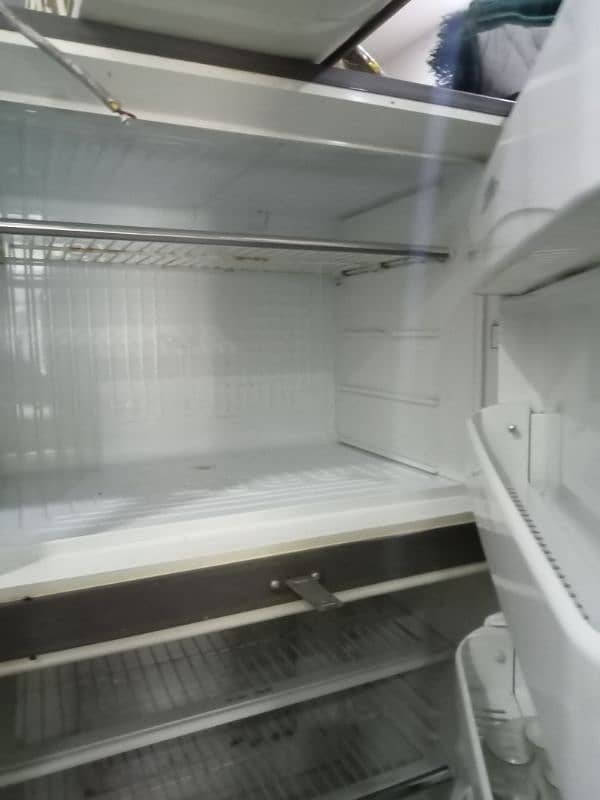 dawlance full size fridge in exelent condition 3