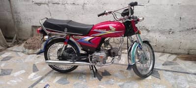 03/25/99/30/677 only WhatsApp on Honda 70. CD. urgent for sale