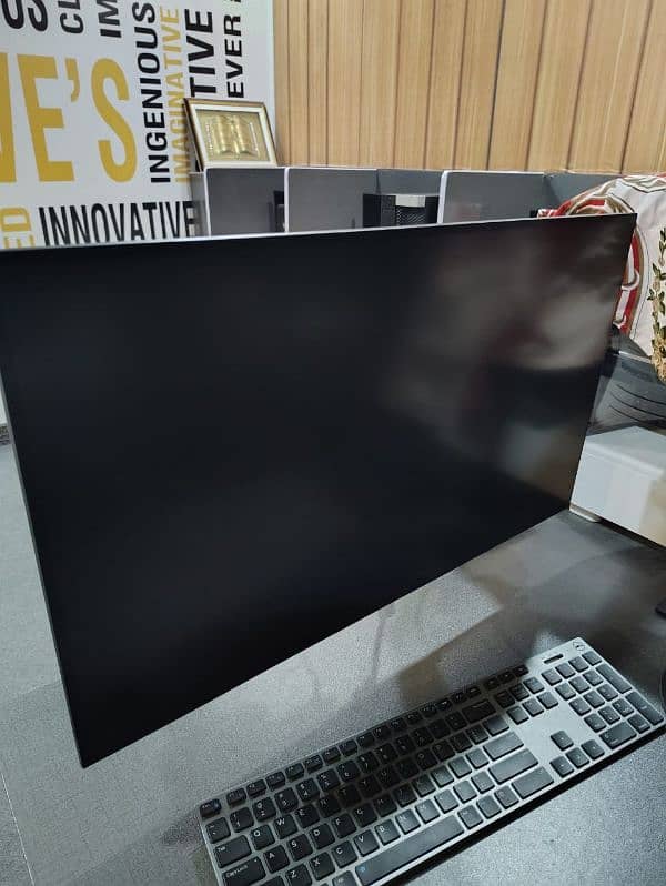 HP Z Series LCD Monitor 27 inch 1