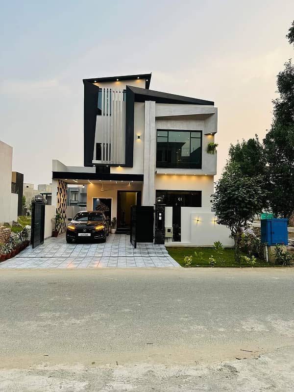 Brand New Luxurious 7 Marla Portion For Rent in Gulraiz 10