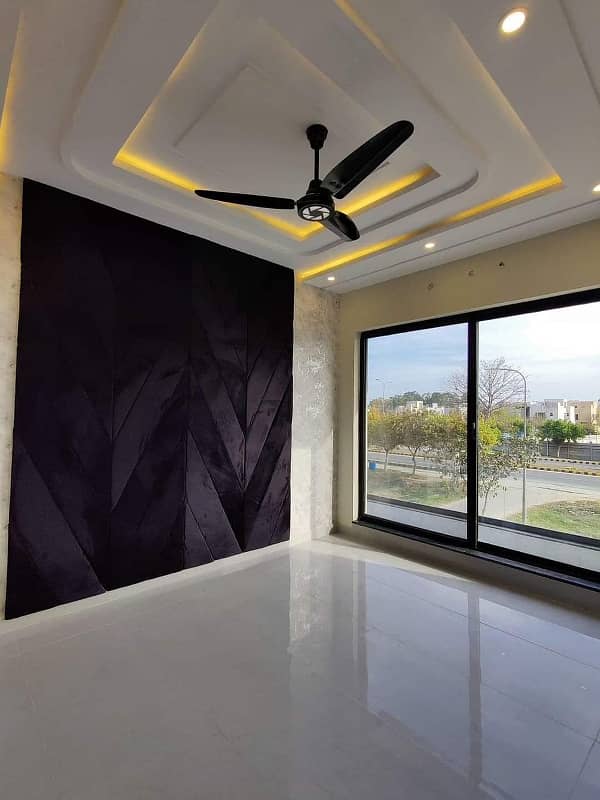 Brand New Luxurious 7 Marla Portion For Rent in Gulraiz 20