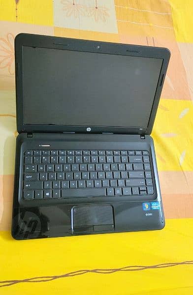 HP 1000 Notebook 1140TU 9.7/10 condition 5