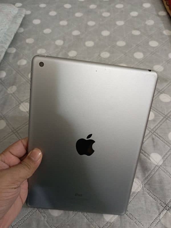 ipad 6th Generation 128GB  (Bypass) 1