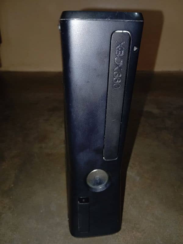 Xbox 360 Slim 2